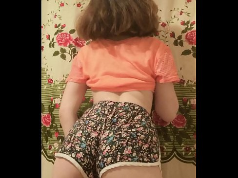 ❤️ Neska gazte sexy galtzak kentzen kameraren aurrean ️ Azal bideoa %eu.sexycamse.topan ️❤